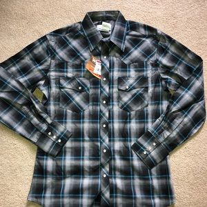 Men’s plaid button up